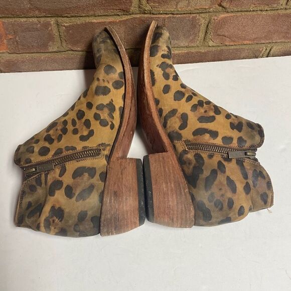 Liberty Black Cheetah Print Leather Bootie Size 9.5 - Picture 5 of 9